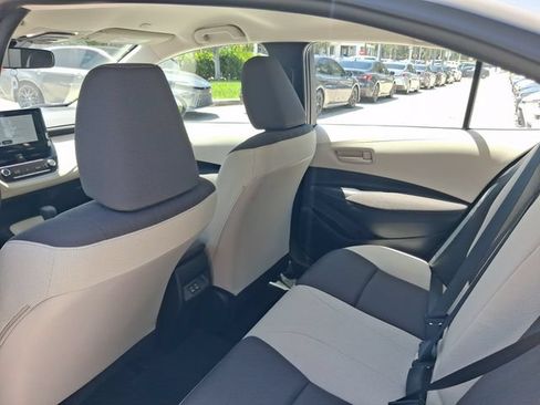 Used 2026 Toyota Corolla LE FWD image 5