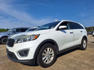 Used 2017 Kia Sorento LX image 1