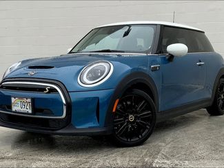 Used 2024 MINI Cooper SE video 1