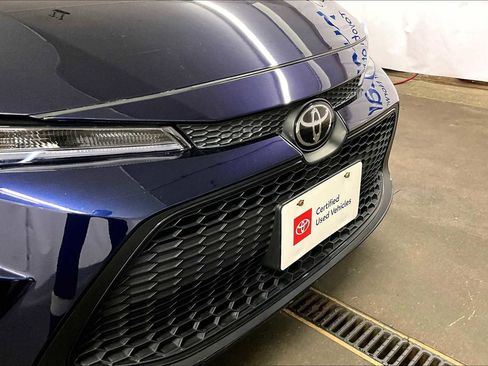Used 2021 Toyota Corolla LE image 29