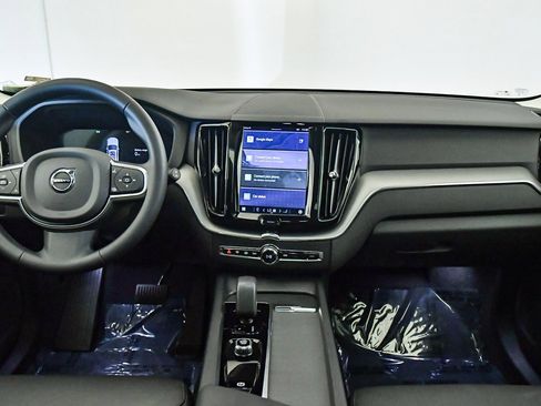 Certified 2025 Volvo XC60 T8 Core w/ Protection Package Premier image 16