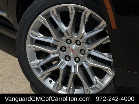 New 2026 GMC Yukon Denali w/ Denali Reserve Package AWD/4WD image 9