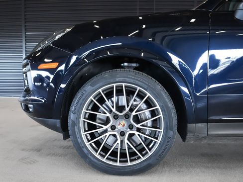 Certified 2023 Porsche Cayenne image 12