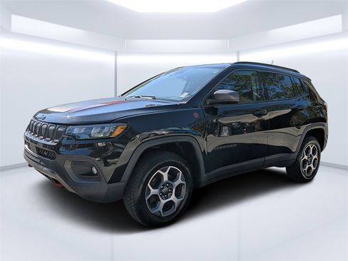 Used 2022 Jeep Compass Trailhawk image 7