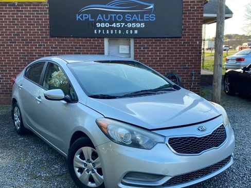 Used 2015 Kia Forte LX image 1