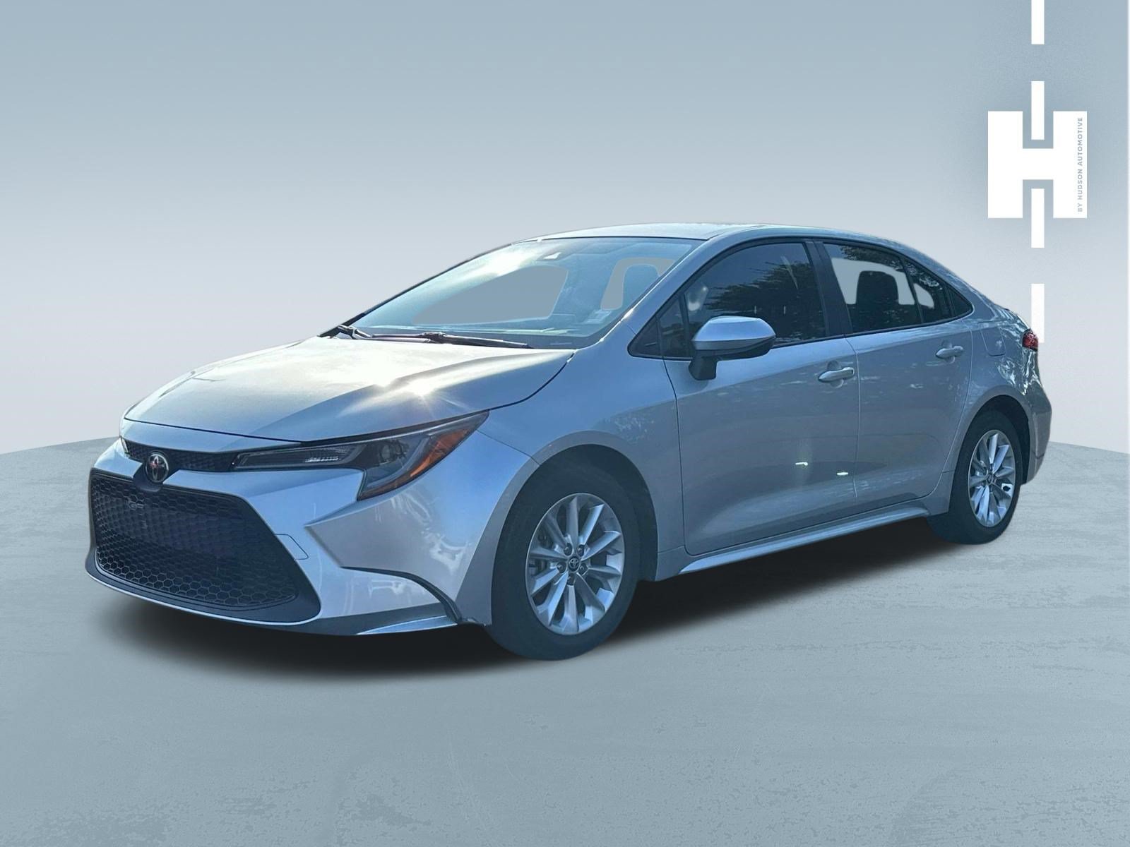 Used 2021 Toyota Corolla LE w/ LE Convenience Package FWD image 3