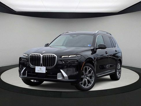 Used 2025 BMW X7 xDrive40i AWD/4WD image 1
