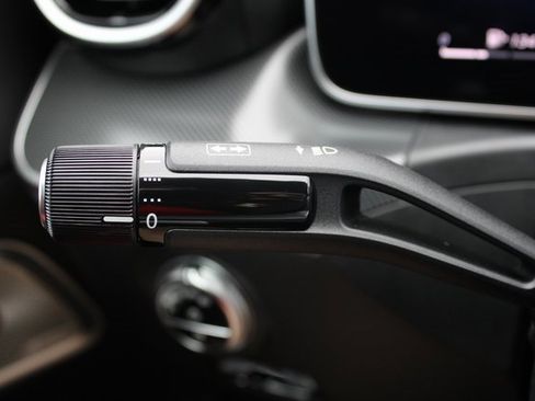 Used 2024 Mercedes-Benz C 300 4MATIC Sedan image 9