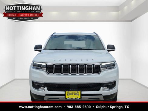 Used 2024 Jeep Wagoneer Series II AWD/4WD image 2