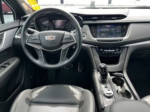 Used 2024 Cadillac XT5 Sportv w/ Technology Package AWD/4WD image 17