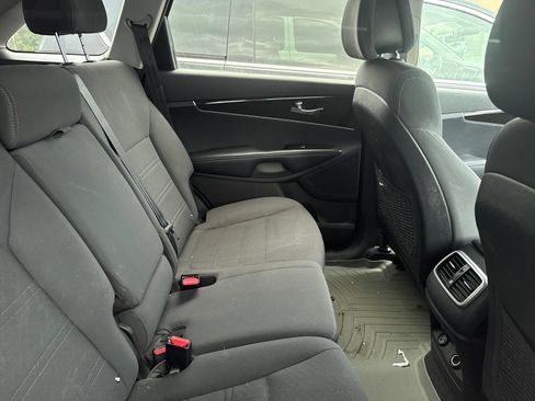 Used 2016 Kia Sorento LX AWD/4WD image 6