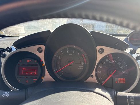 Used 2014 Nissan 370Z Coupe image 9