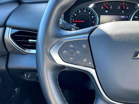 Used 2023 Chevrolet Traverse LT image 11