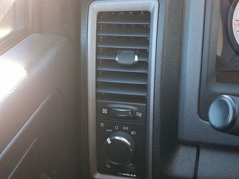 Used 2014 RAM 2500 Tradesman w/ Chrome Appearance Group image 22