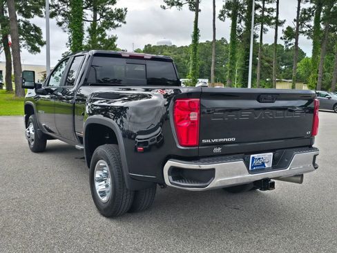 Used 2024 Chevrolet Silverado 3500 LT w/ Convenience Package AWD/4WD image 3