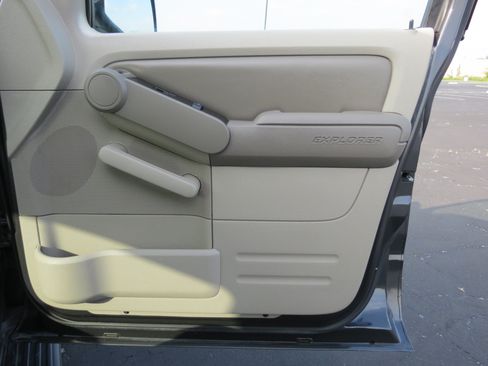 Used 2007 Ford Explorer XLT RWD image 24