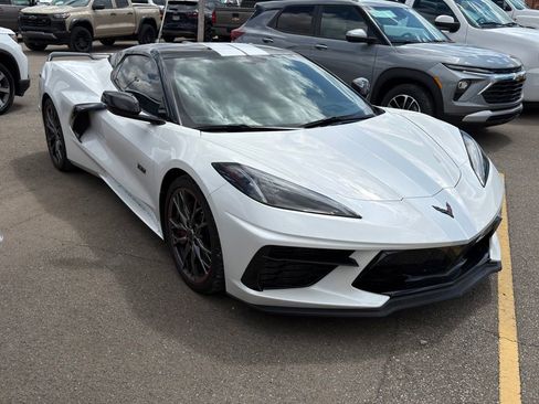 Used 2023 Chevrolet Corvette Stingray Premium Conv w/ Z51 Performance Package RWD image 9