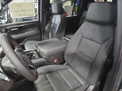 New 2026 Chevrolet Suburban RST w/ RST Capability Package AWD/4WD image 19