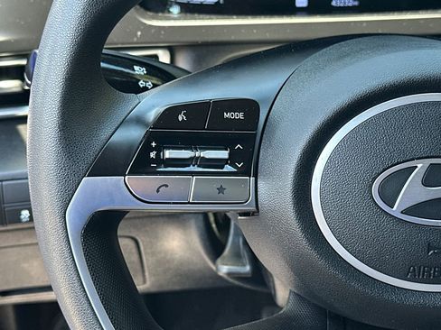 Used 2024 Hyundai Elantra SE FWD image 23