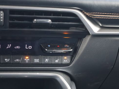 Used 2025 MAZDA CX-70 Plug-In Hybrid w/ Premium Plus image 33