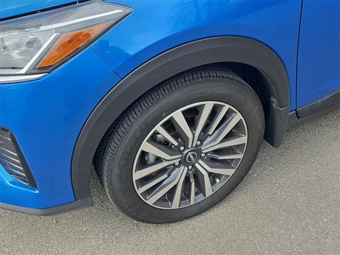 Used 2024 Nissan Kicks SV image 15