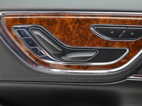 Used 2019 Lincoln Continental AWD w/ Equipment Group 500A image 31