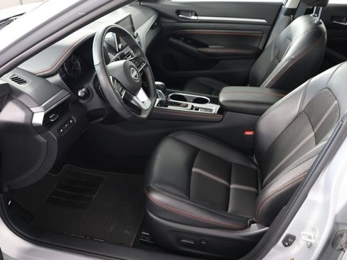 Used 2023 Nissan Altima 2.5 SR AWD/4WD image 18