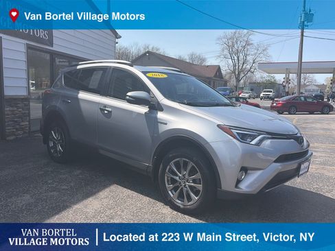 Used 2018 Toyota RAV4 Limited AWD/4WD image 3