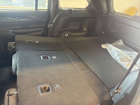 New 2025 Jeep Grand Cherokee Laredo w/ Luxury Tech Group I image 33