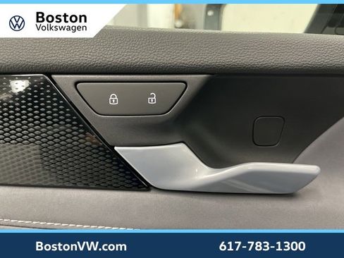 New 2026 Volkswagen Tiguan SE R-Line image 28