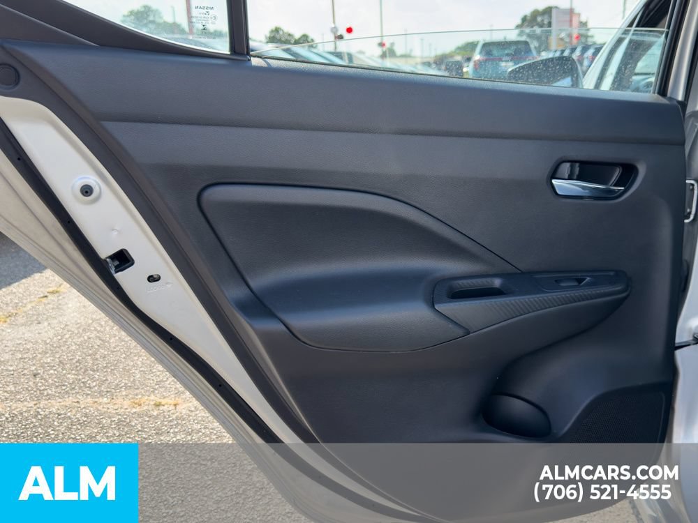 Used 2025 Nissan Versa SV FWD image 9