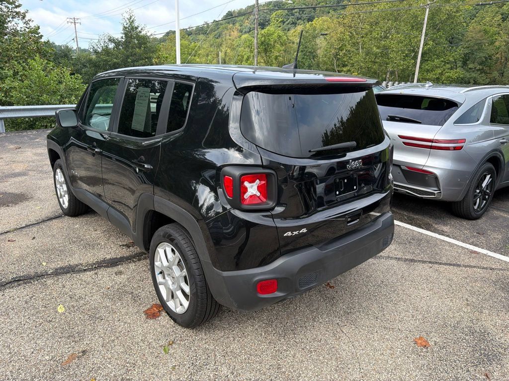 Used 2023 Jeep Renegade Latitude AWD/4WD image 10