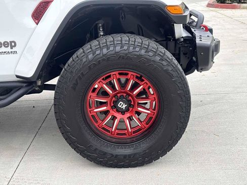 Used 2018 Jeep Wrangler Unlimited Rubicon AWD/4WD image 9