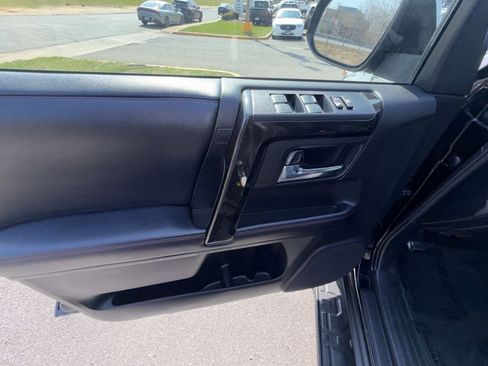 Used 2019 Toyota 4Runner TRD Off-Road Premium w/ Wilderness Package image 15