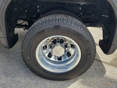 Used 2024 GMC Sierra 3500 Denali Ultimate image 9