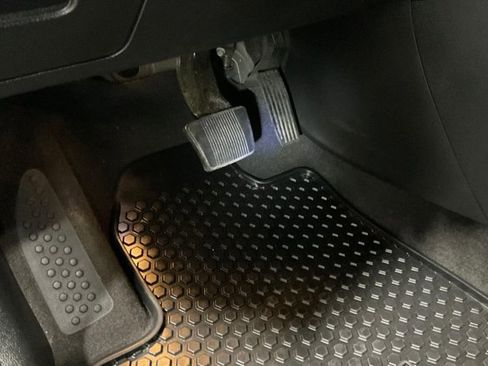 Used 2020 Jeep Cherokee Trailhawk w/ Cold Weather Group image 37