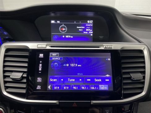 Used 2017 Honda Accord Touring image 16