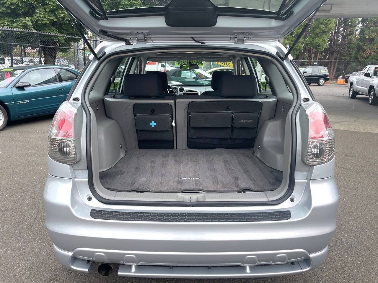 Used 2005 Toyota Matrix XR FWD image 19