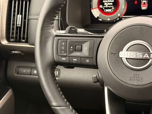 Certified 2025 Nissan Pathfinder Platinum image 27