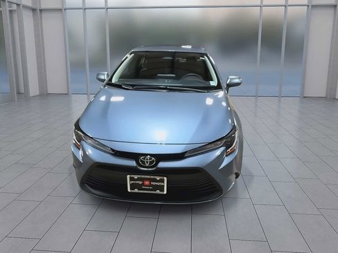 Used 2023 Toyota Corolla LE FWD image 3