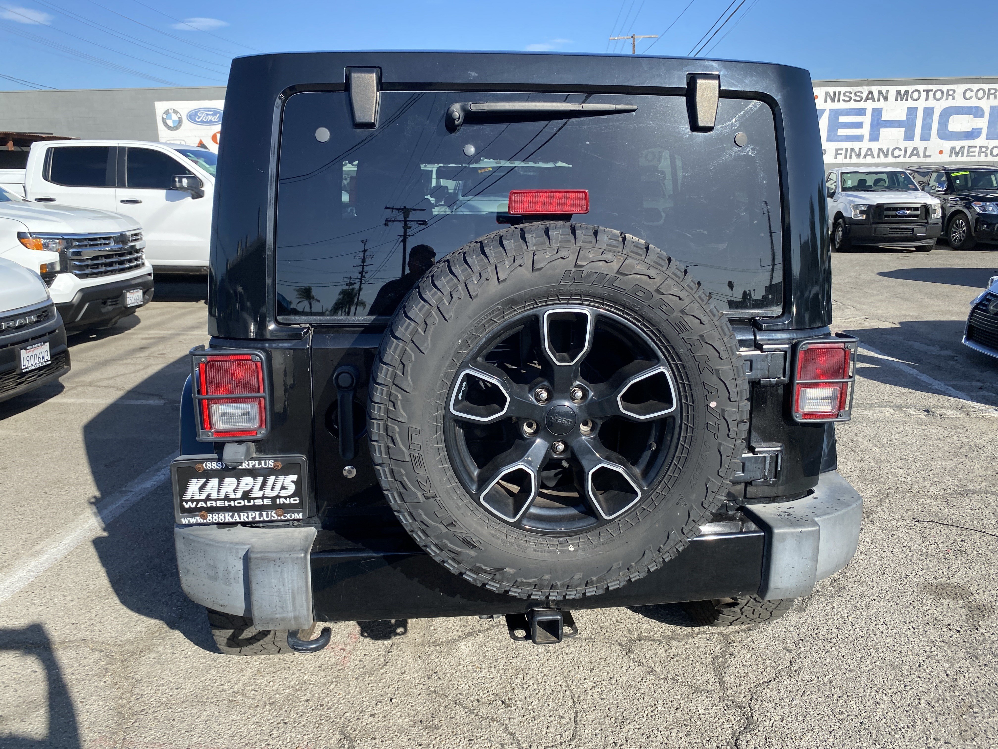 Used 2017 Jeep Wrangler Unlimited Sahara AWD/4WD image 8