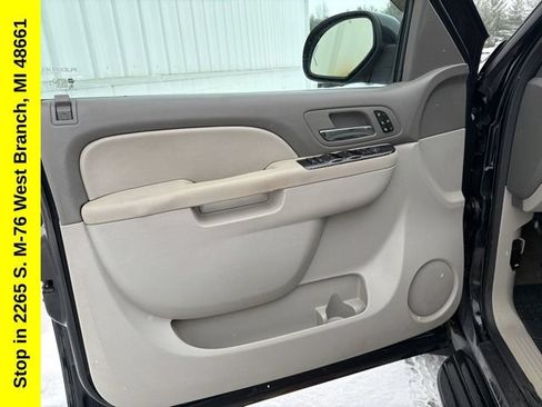 Used 2013 Chevrolet Avalanche LT AWD/4WD image 25