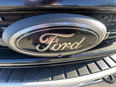 Used 2022 Ford F250 Lariat w/ Black Appearance Package AWD/4WD image 22