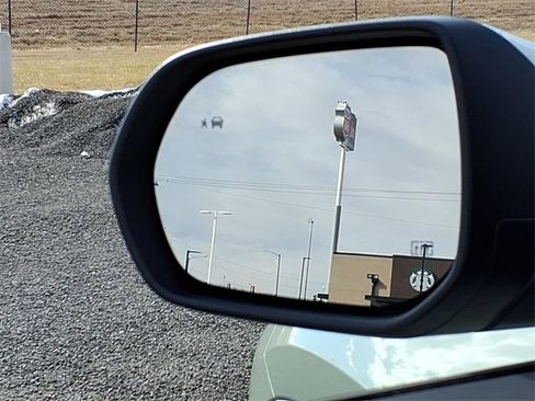 New 2026 Chevrolet Equinox LT w/ Convenience Package II image 12