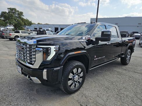 Used 2024 GMC Sierra 2500 Denali w/ Denali Reserve Package image 8