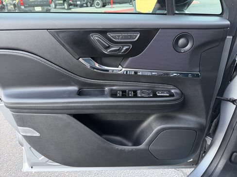 Used 2023 Lincoln Corsair Reserve w/ Equipment Group 202A image 13