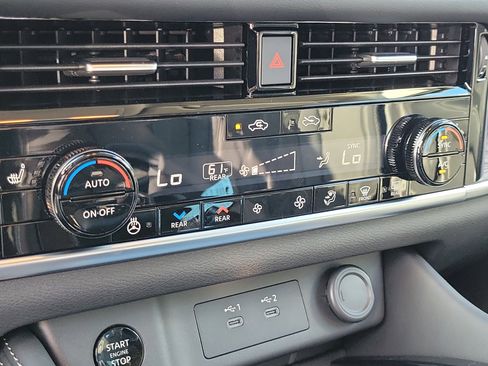 Certified 2026 Nissan Rogue Platinum w/ Platinum Premium Package image 18