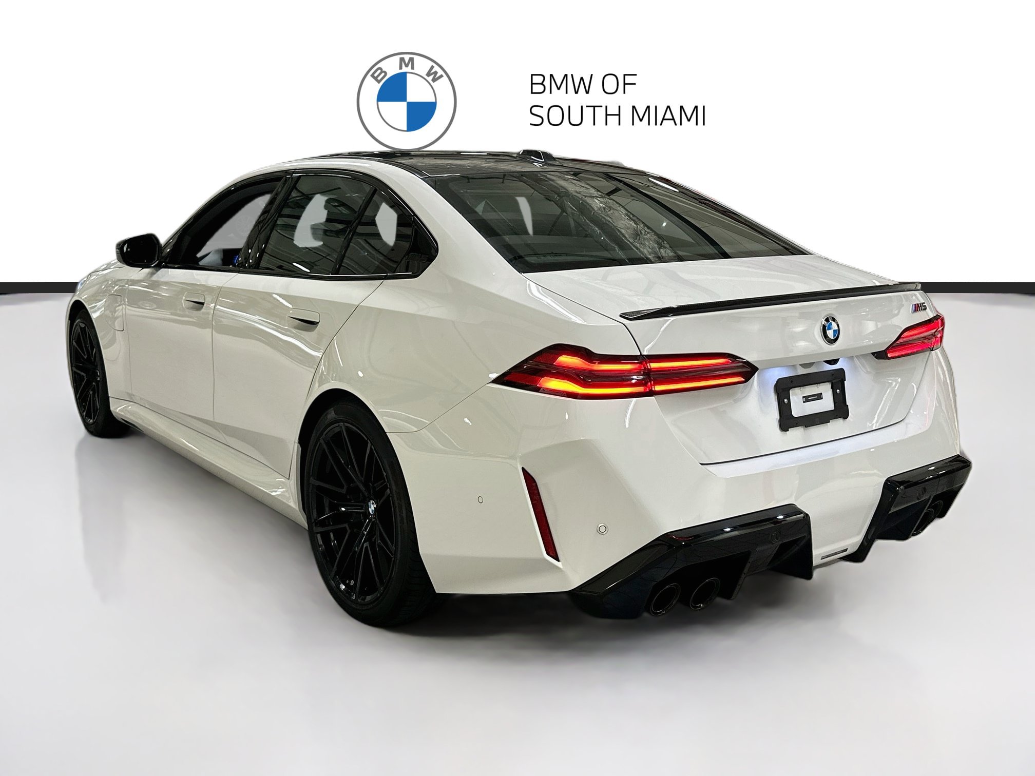 Used 2025 BMW M5 w/ Carbon Package AWD/4WD image 5