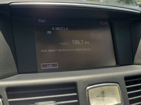 Used 2016 INFINITI Q70 3.7 RWD image 22