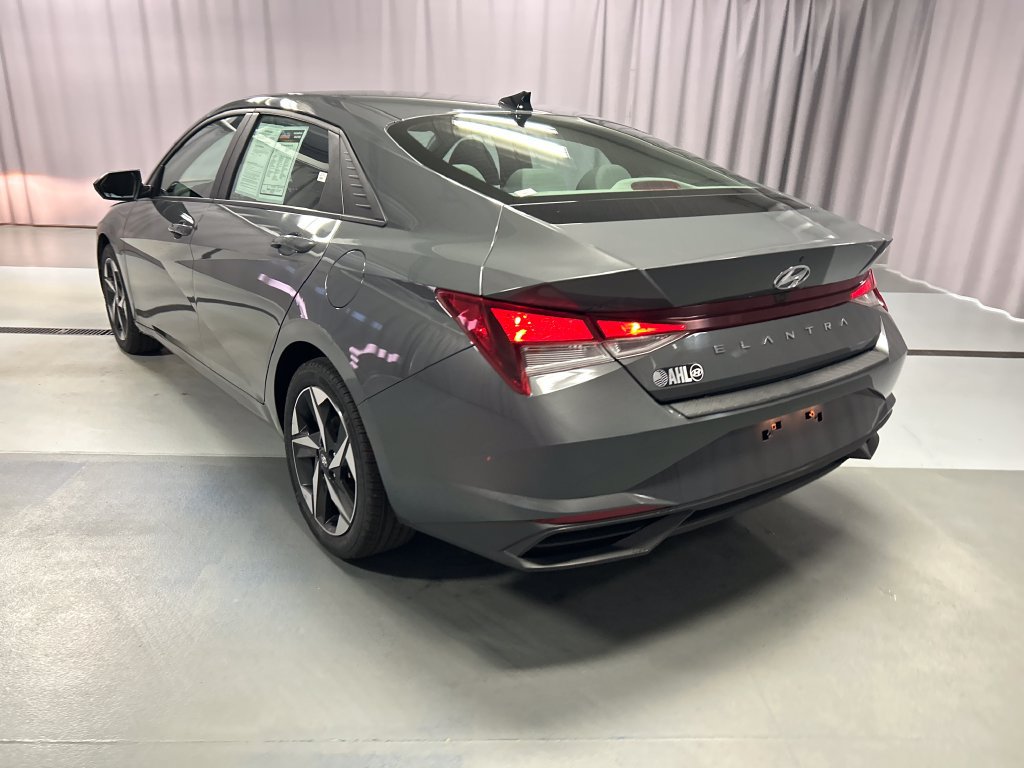 Used 2023 Hyundai Elantra SEL w/ Convenience Package FWD image 5